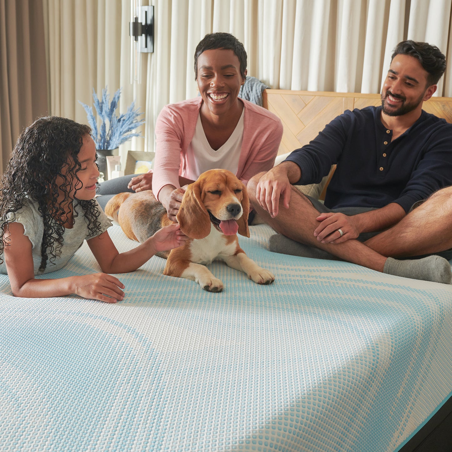 TEMPUR-LuxeBreeze° Medium Hybrid by Tempurpedic™