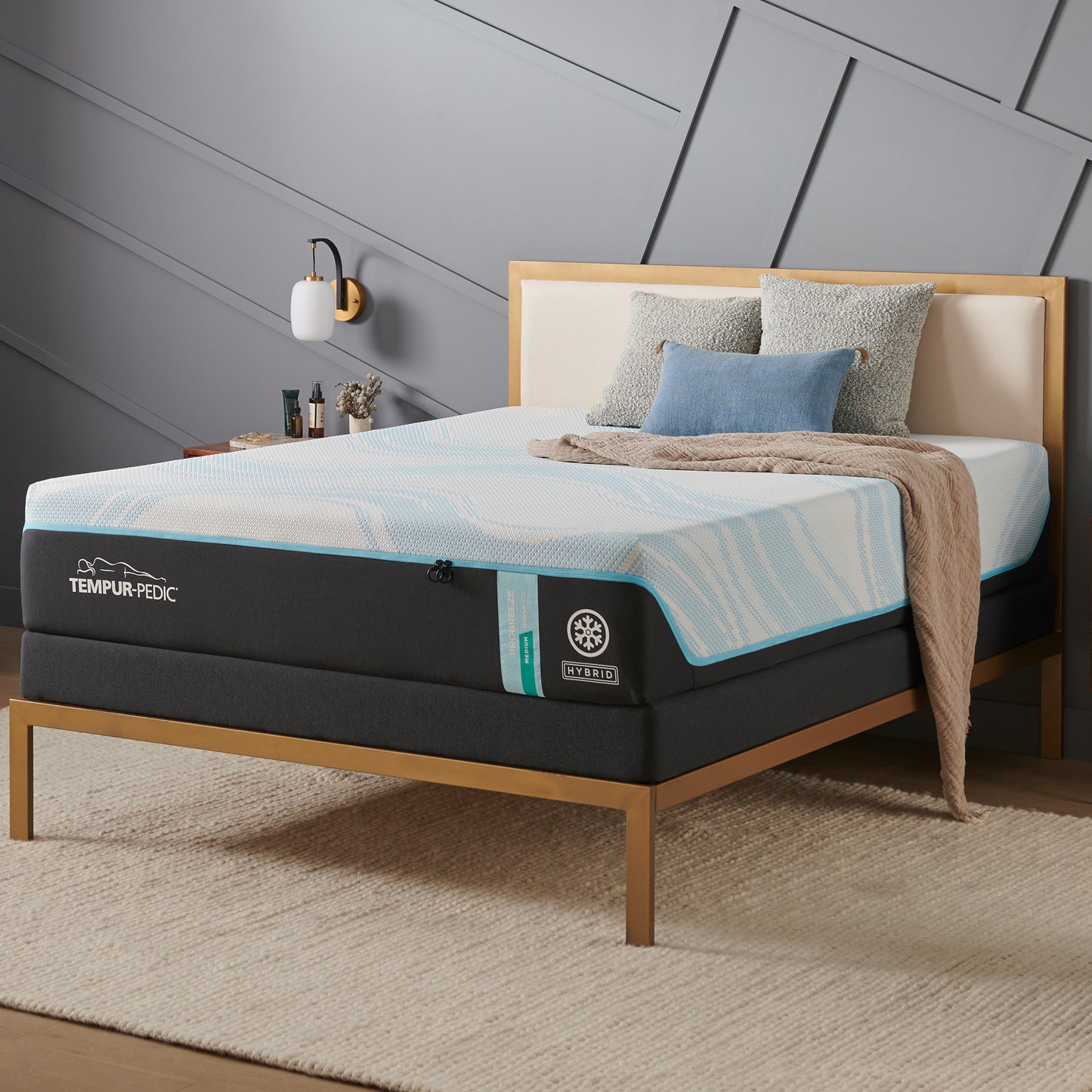 TEMPUR-PRObreeze° Medium Hybrid by Tempurpedic™